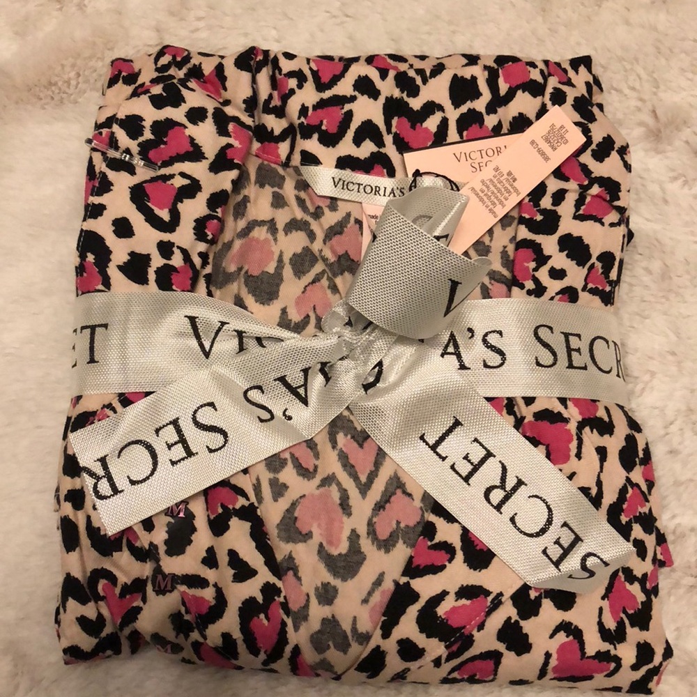 Victorias secret pajamas set